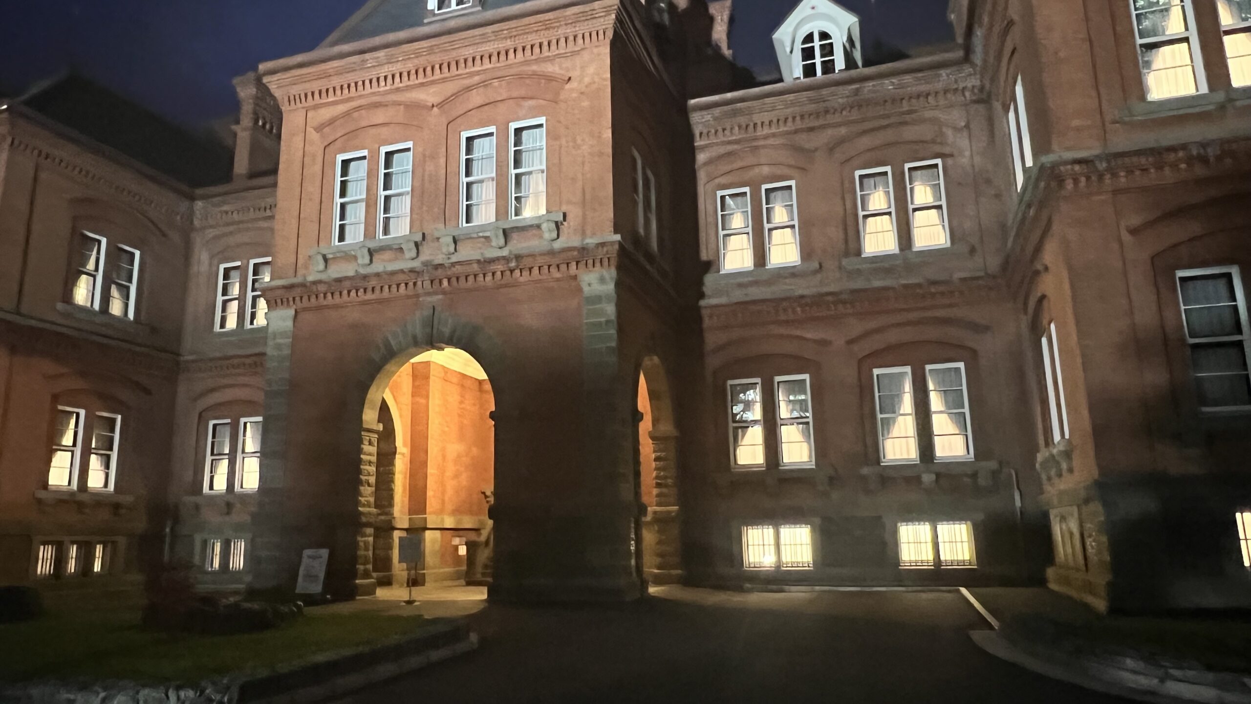 Former Hokkaido Government Office (Red Brick Office)